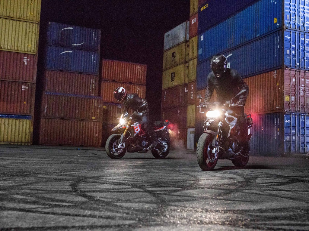 Фото мотоцикла Aprilia Dorsoduro 900